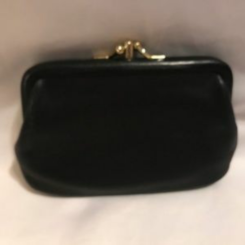 ISO: WANT TO BUY vtg Coach kisslock wallet